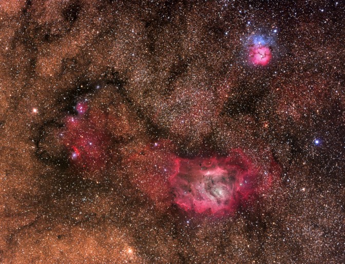Das Sternbild Schütze enthält die fotogenen Nebel M8 (Lagunennebel) und M20 (Trifidnebel) sowie den Nebel NGC 6559.