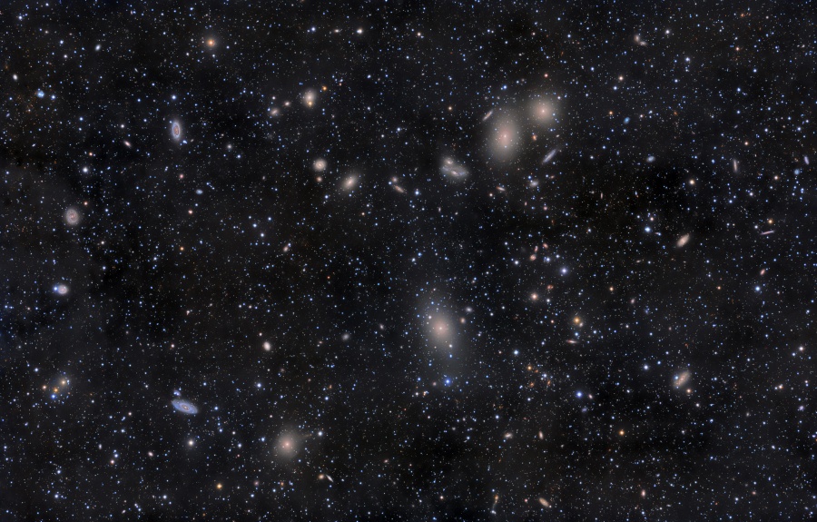 Das Bild zeigt die Galaxien des Virgo-Galaxienhafens.