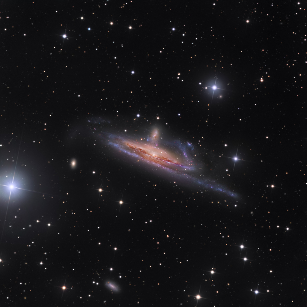 Siehe Beschreibung. Ein wechselwirkendes Galaxienpaar im Fluss Eridanus; Ein Klick auf das Bild lädt die höchstaufgelöste verfügbare Version.