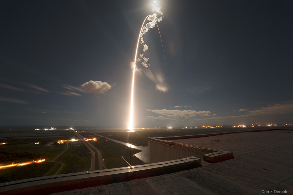Siehe Beschreibung. Start des Solar Orbiter auf einer Atlas V Trägerrakete; Ein Klick auf das Bild lädt die höchstaufgelöste verfügbare Version.