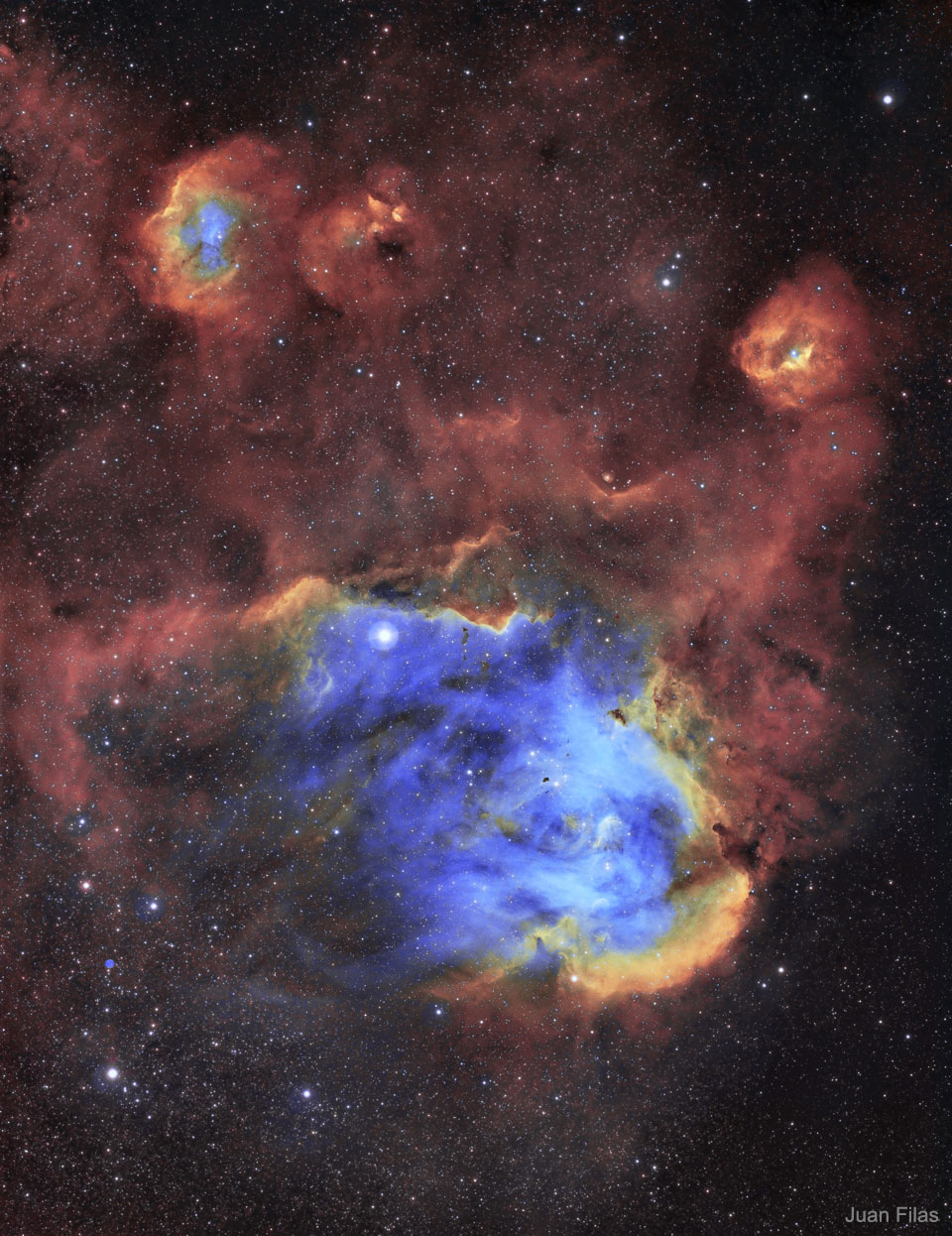 Im Running-Chicken-Nebel im Sternbild Zentaur befindet sich auch der Sternhaufen Collinder 249; Ein Klick auf das Bild lädt die höchstaufgelöste verfügbare Version.