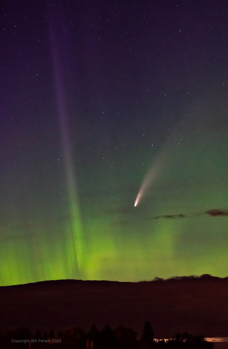 Am 14. Juli lieferte C/2020 F3 (NEOWISE) in Goldenrod in Alberta nördlich von Calgary in Kanada zusammen mit Polarlichtern eine beeindruckende Schau.