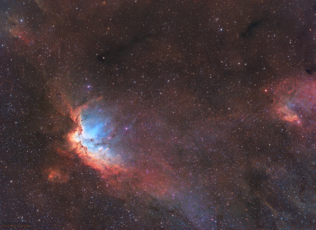 Der offene Sternhaufen NGC 7380 im Sternbild Kepheus wird landläufig Hexernebel genannt.