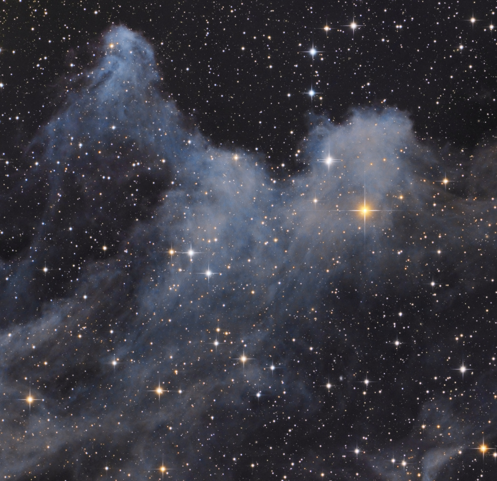 Der Geisternebel, ein Teil des Hexenkopfnebels, liegt im Reflexionsnebel IC 2118 im Sternbild Orion.
