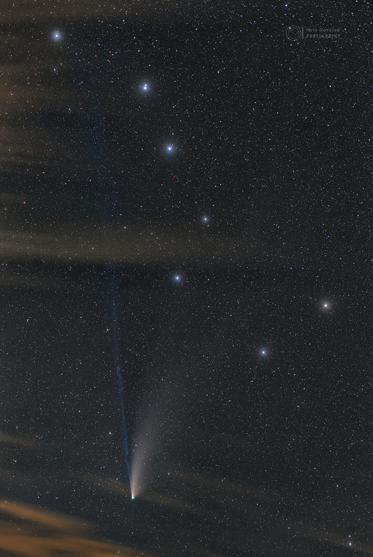 Komet NEOWISE war 2020 im Norden beim Großen Wagen zu sehen.