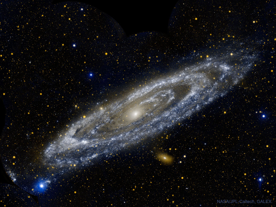 Die Andromedagalaxie M31, unsere nächstliegende große Nachbargalaxie in Ultraviolettlicht, aufgenommen von GALEX.
