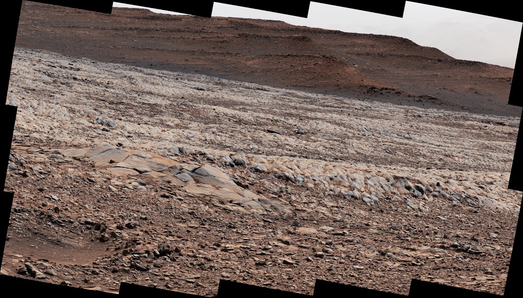 Mastcam-Bilder des Marsrovers Curiosity zeigen die Alligatorrückenfelsen am Fuß des Mount Sharp im Krater Gale auf dem Mars.