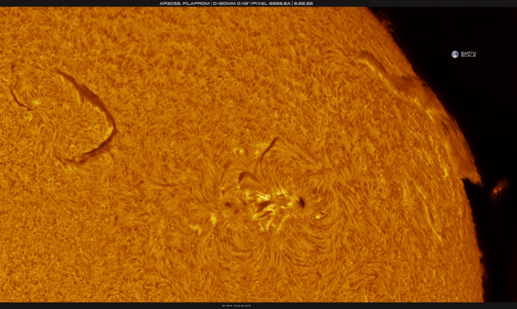 Die Sonne in H-alpha-Licht zeigt aktive Regionen, Filamente und Protuberanzen - und manchmal auch ein Filaprom, zum Beispiel hier.