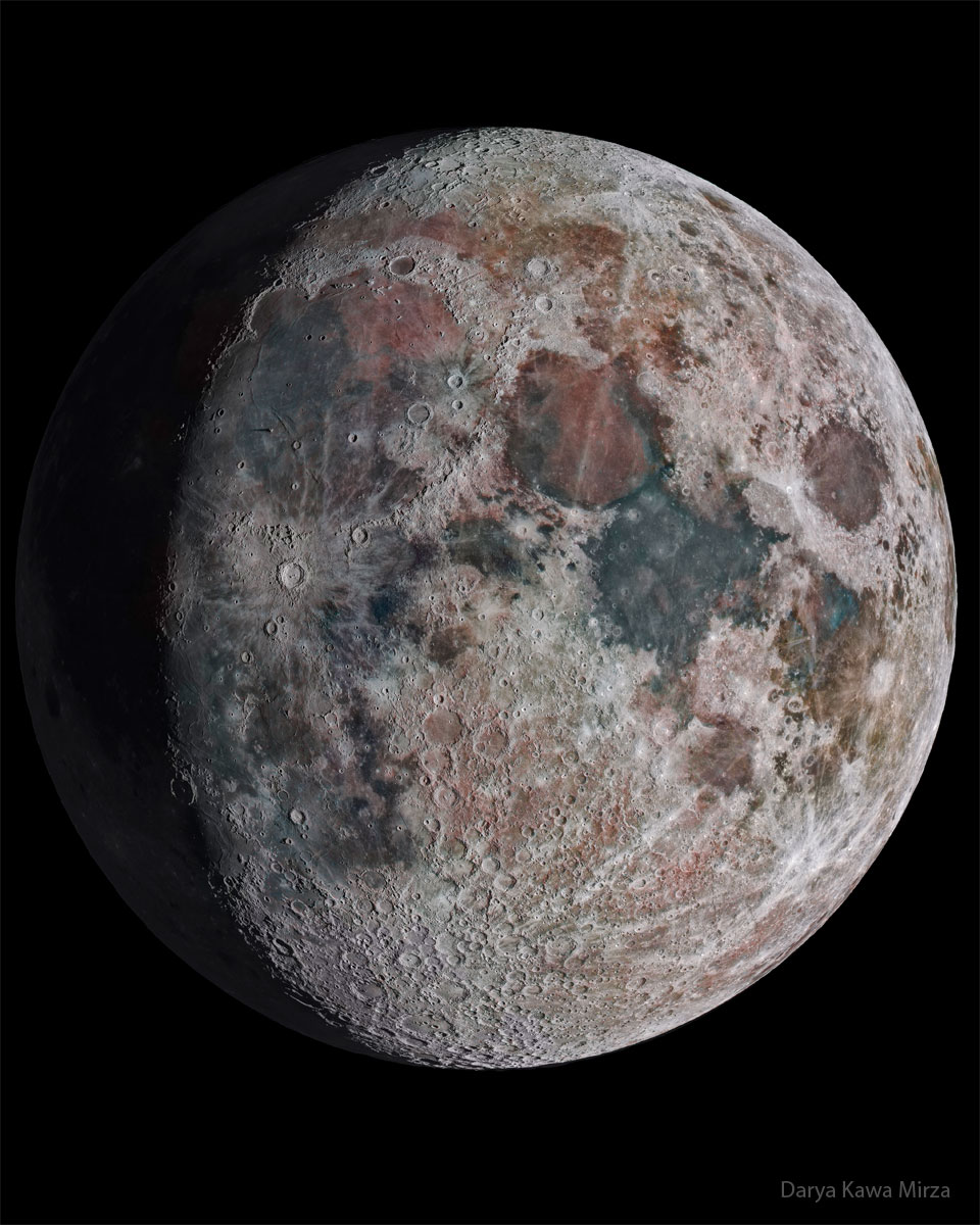 Der Mond wurde hier mit verstärkten Details und Farben abgebildet, die Hinweiss auf die Zusammensetzung liefern.