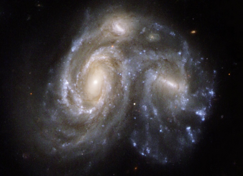 Das Bild zeigt kollidierende Galaxien.