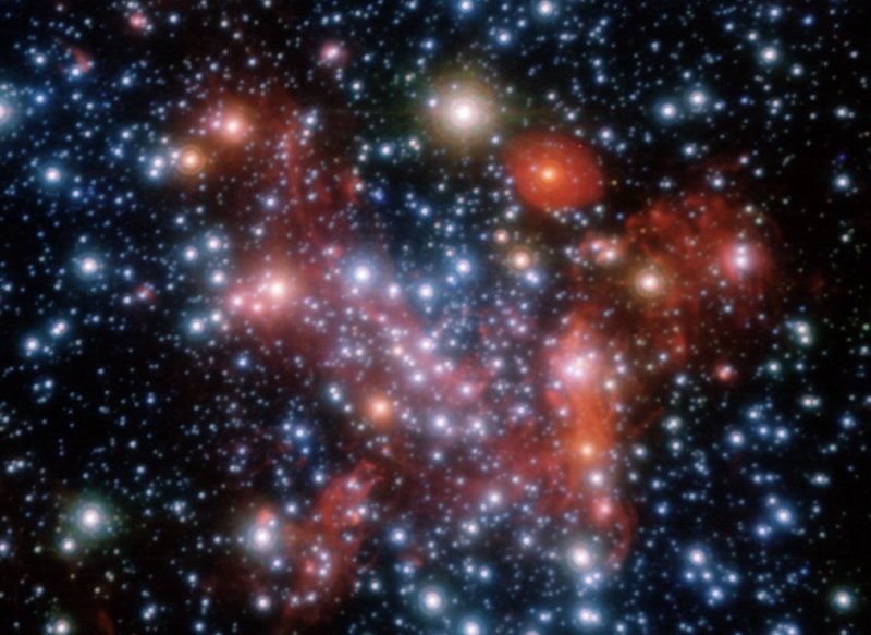 Im Bild sind sehr helle Sterne mit bunten Halos abgebildet.