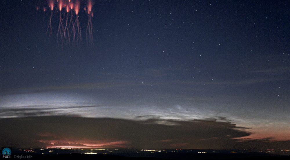 Videobilder vom 26. Juni aus den Vogesen in Frankreich zeigen ein Gewitter, Rote Kobolde und polare Mesosphärenwolken.