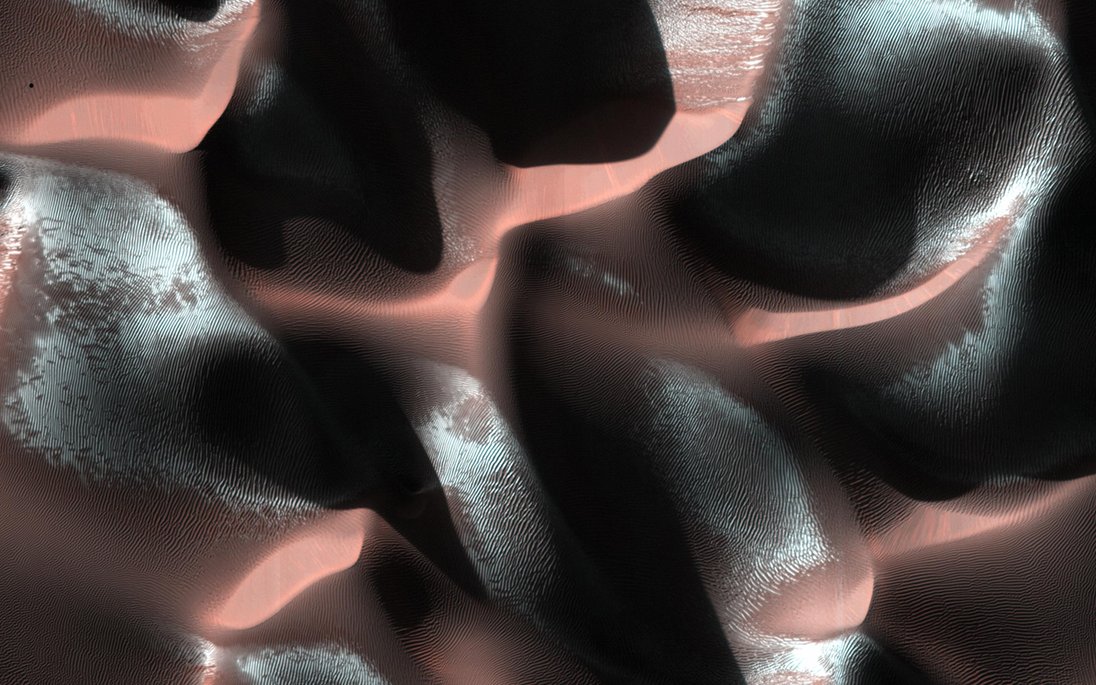 Diese Szene wurde am 24. Januar 2014 von der HiRISE-Kamera an Bord des Mars Reconnaissance Orbiter aufgenommen.