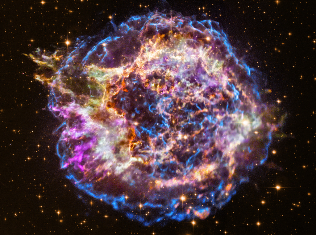Der Supernovaüberrest Cassiopeia A ist 11.000 Lichtjahre entfernt, sein Licht war erstmals vor etwa 350 Jahren zu sehen.