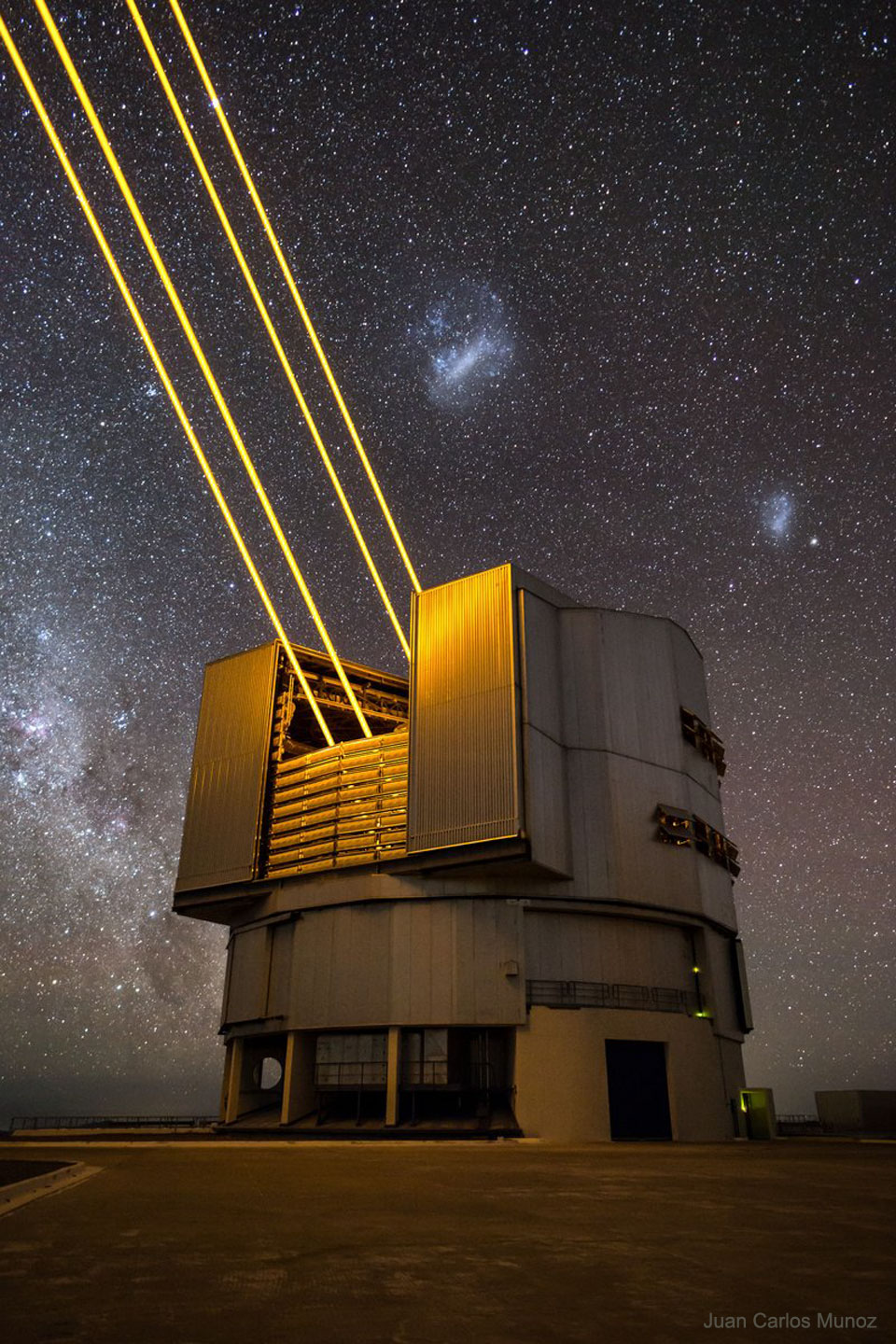 Die Teleskope am Paranal-Observatorium der ESO sind mit Lasern ausgerüstet, um die Turbulenzen der Atmosphäre zu neutralisieren.