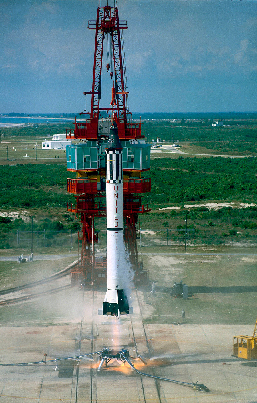 Start des historischen Raumschiffs Mercury-Redstone 3 (MR-3) am 5. Mai 1961 um 9:34 Uhr Eastern Time von Cape Canaveral in Florida.