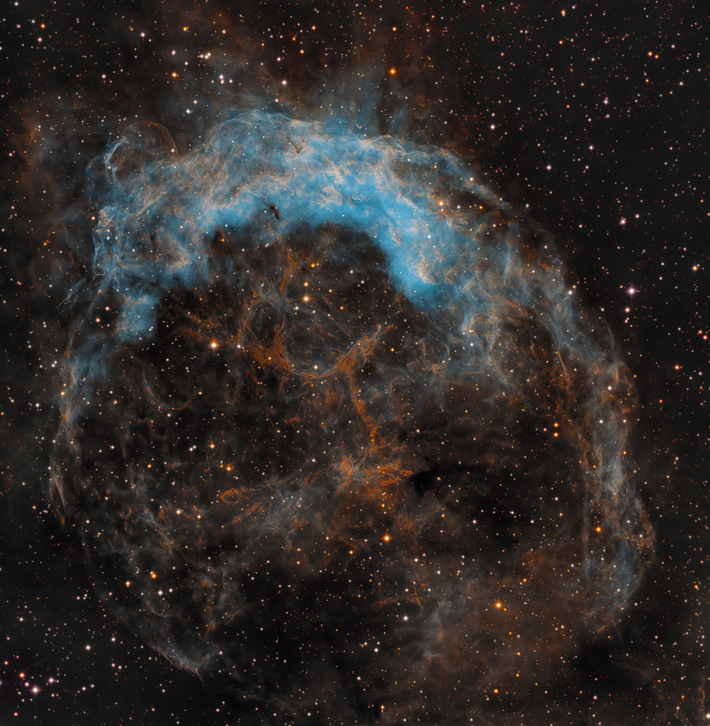 NGC 3199 ist ein etwa 12.000 Lichtjahre entfernte leuchtender Nebel im nautischen südlichen Sternbild Schiffskiel (Carina).