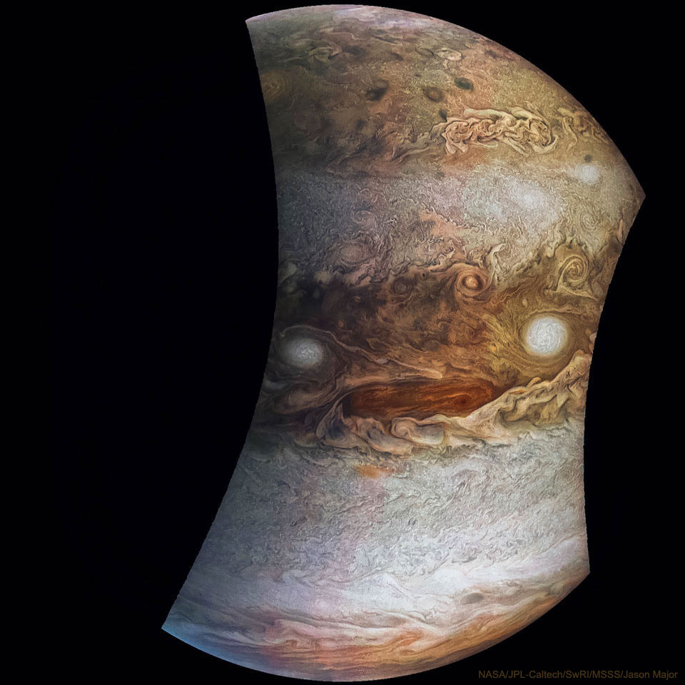 Die Raumsonde Juno fotografierte bei Perijove 6, ihrem 6. Vorbeiflug an Jupiter, das Gesicht Gesicht Jovey McJupiter.