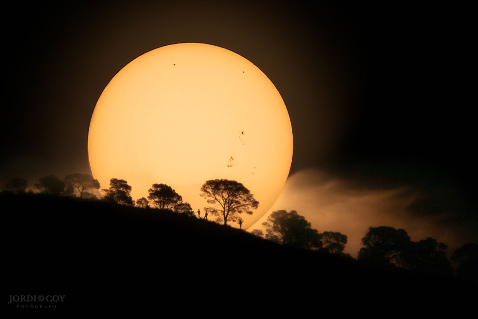 Sonnenaufgang bei Sierra del Cid in Perter in Spanien.