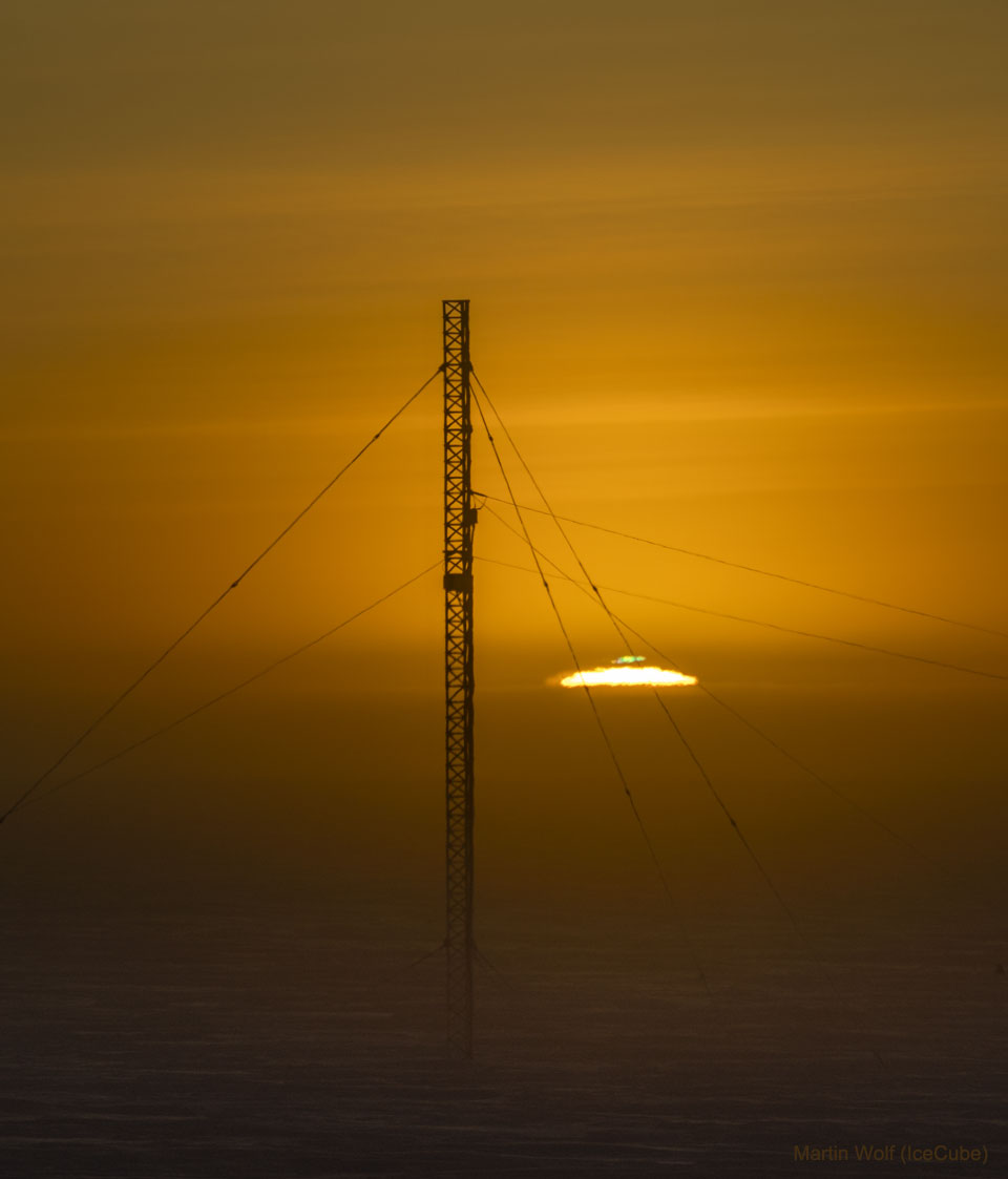 Sonnenaufgang am Südpol.