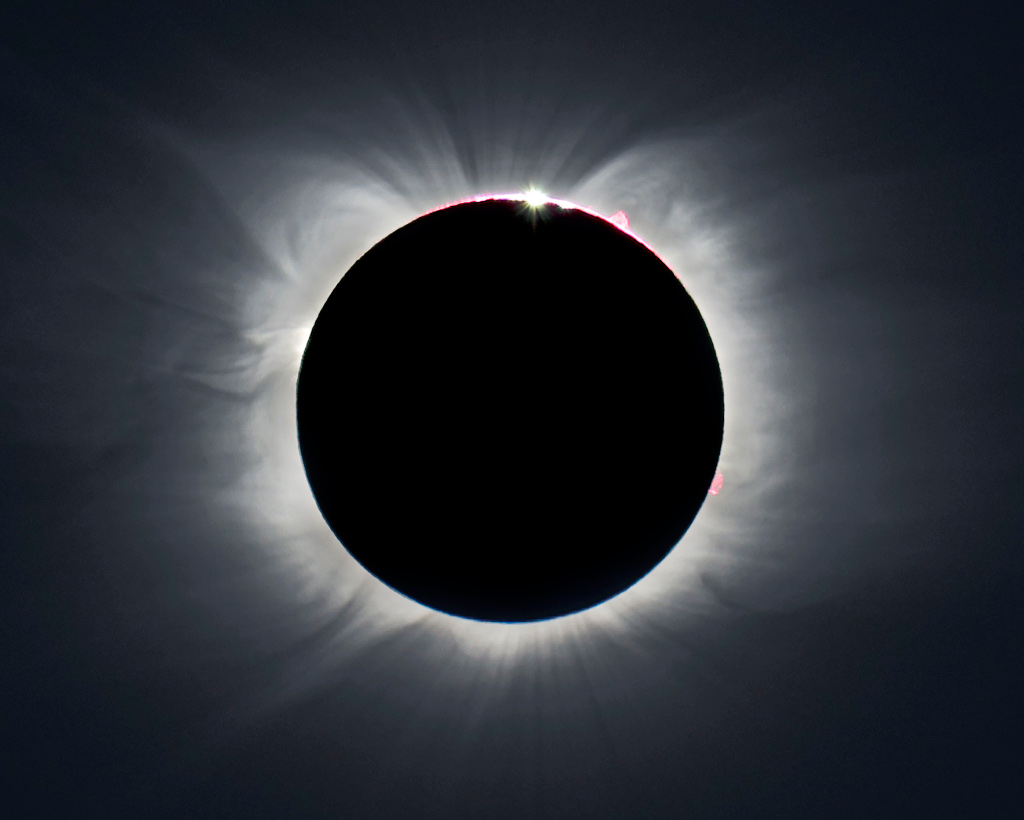 Totale Sonnenfinsternis am Union-Gletscher in der Antarktis.