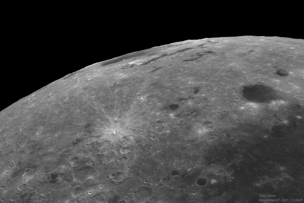 Das Mare Orientale am westlichen Rand der Mondvorderseite.