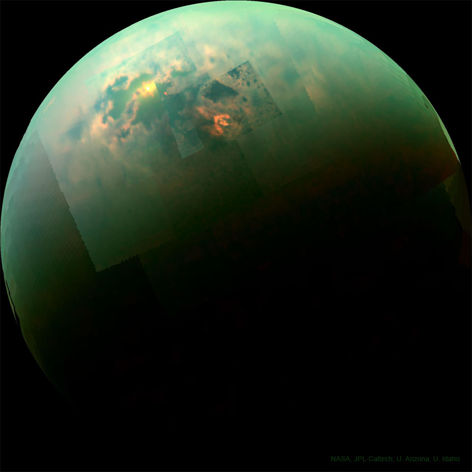 Die Raumsonde Cassini zeigt Sonnenglanz auf den Titans Meeren.