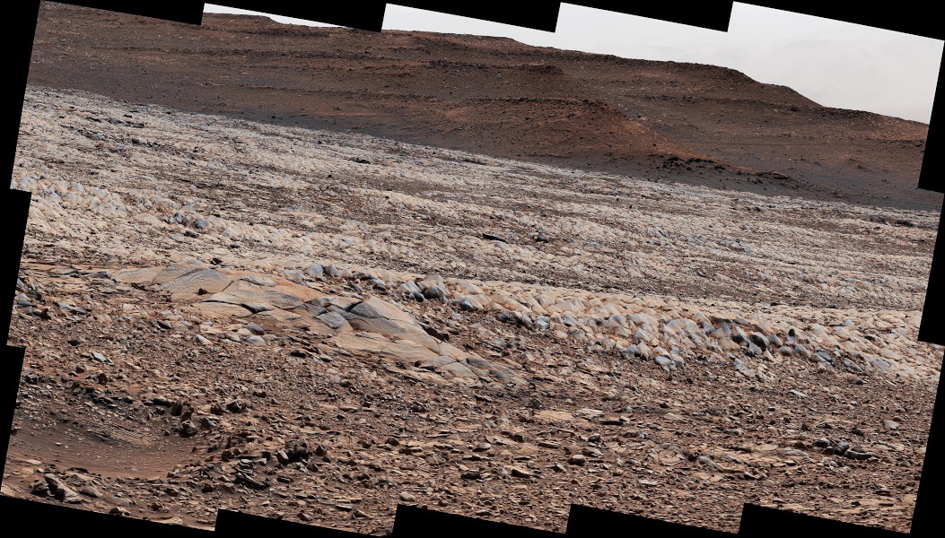 Mastcam-Bilder des Marsrovers Curiosity zeigen die Alligatorrückenfelsen am Fuß des Mount Sharp im Krater Gale auf dem Mars.