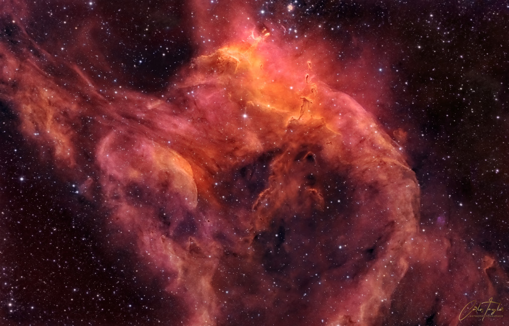NGC 3572 im Sternbild Carina (Schiffskiel) ist ein Emissionsnebel und wird auch als die Südlichen Kaulquappen bezeichnet.