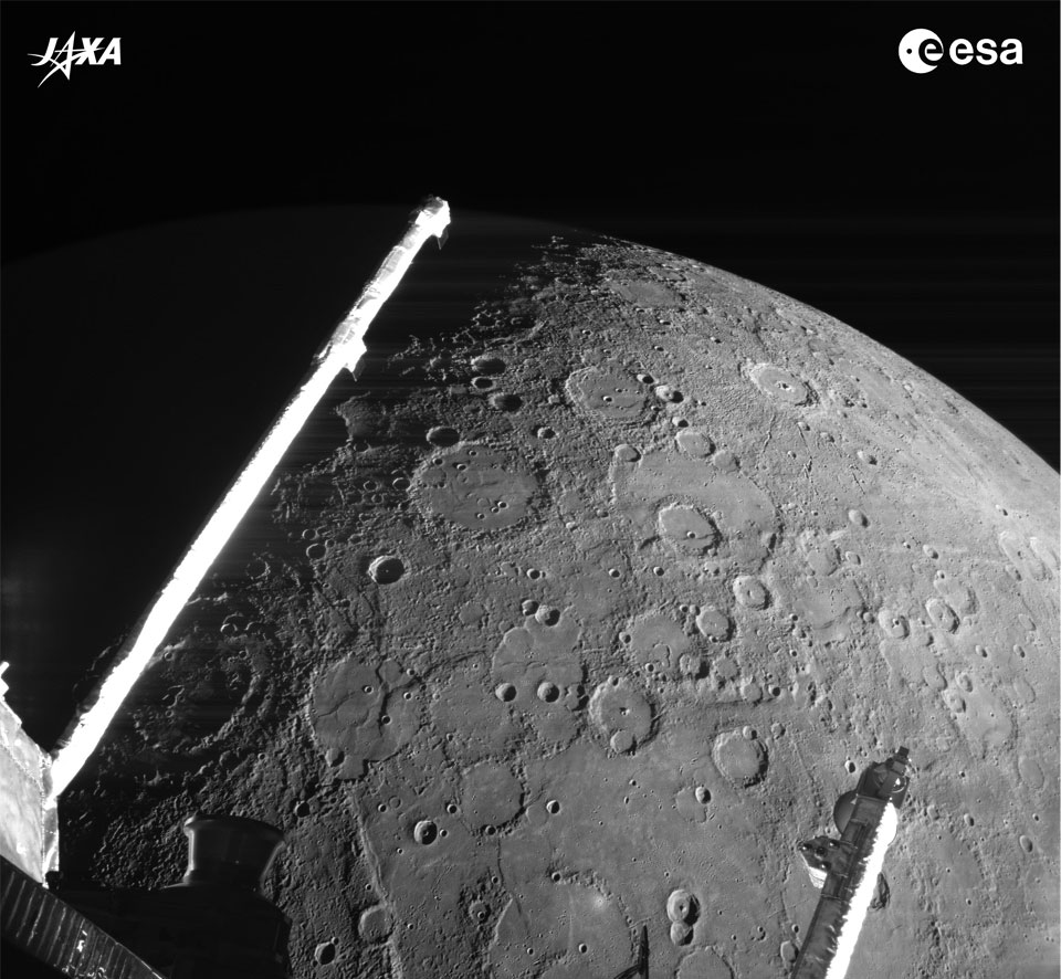 Die ESA- und JAXA-Raumsonde BepiColombo fotografiert den Planeten Merkur bei ihrem Vorbeiflug.
