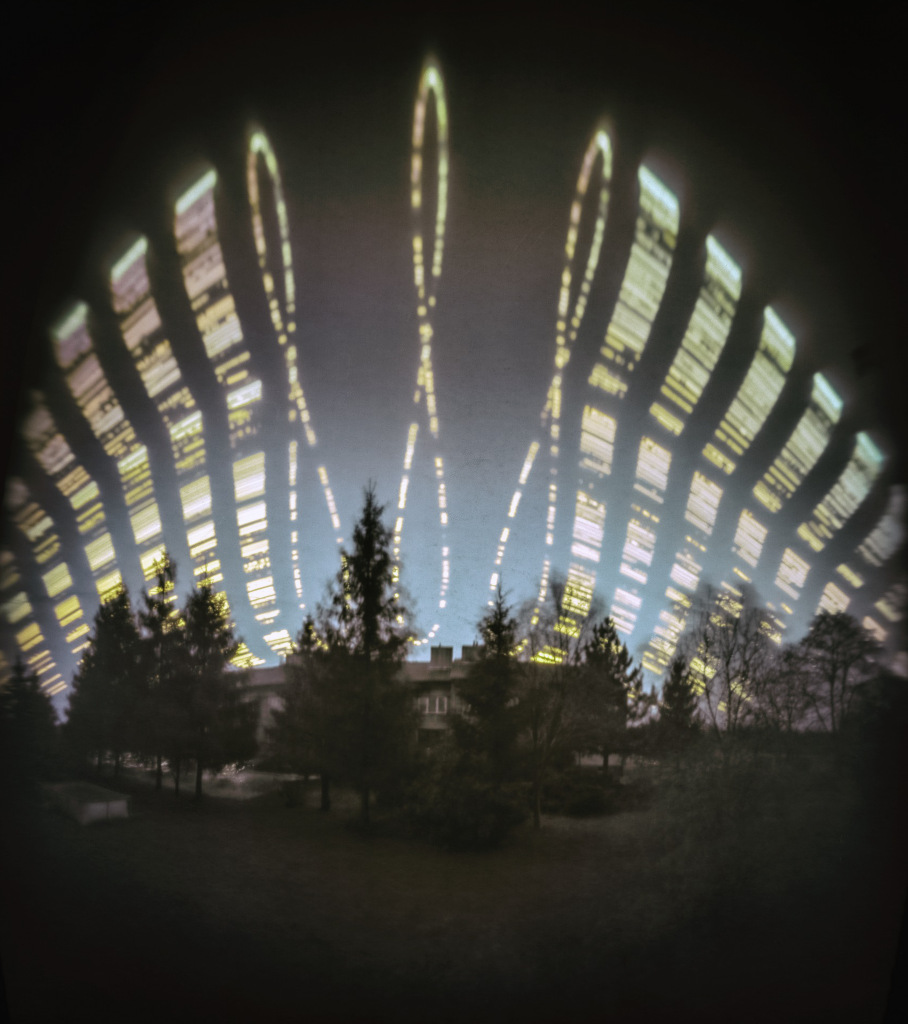 Solargrafie mit Analemmata über einem Haus in Proboszczów, Polen 